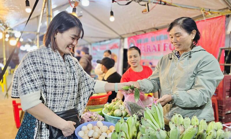 Phiên chợ nông sản và sản phẩm OCOP xã Gào