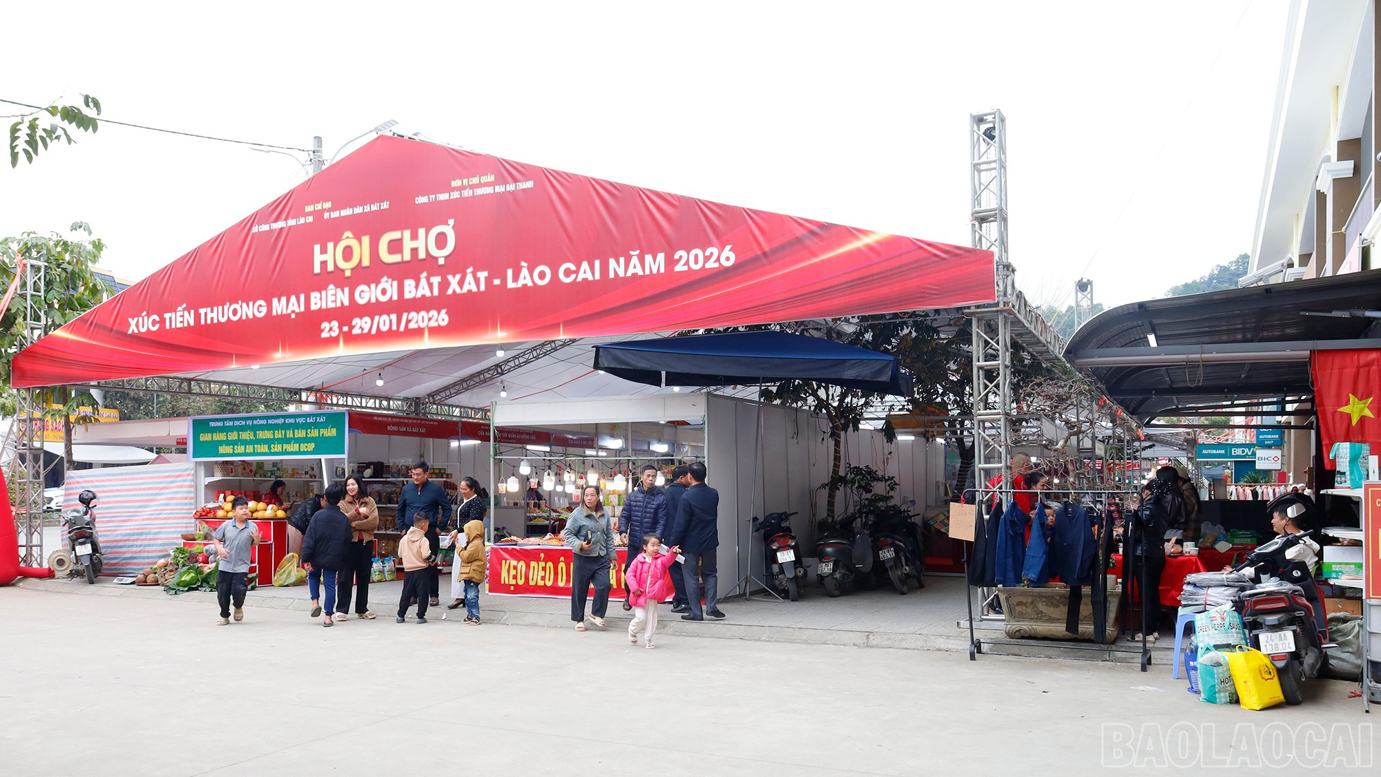 Hội chợ xúc tiến thương mại biên giới Bát Xát - Lào Cai