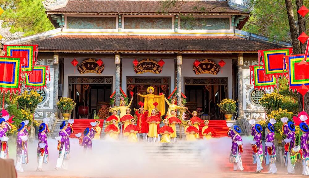 Lễ hội Đền Huyền Trân