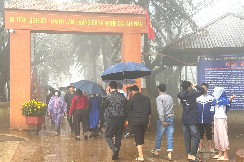 Lễ hội đền Nưa - Am Tiêm