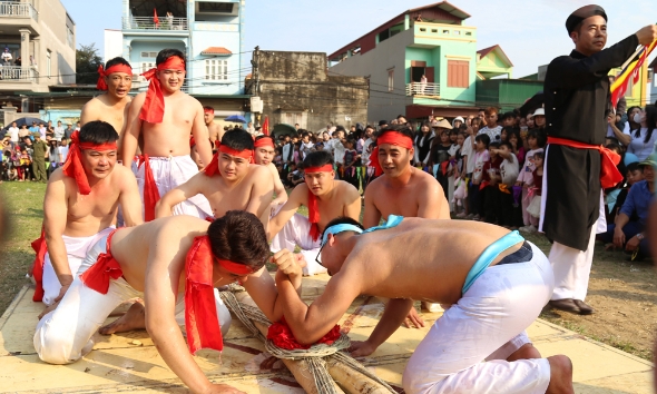 Lễ hội kéo co truyền thống làng Hữu Chấp