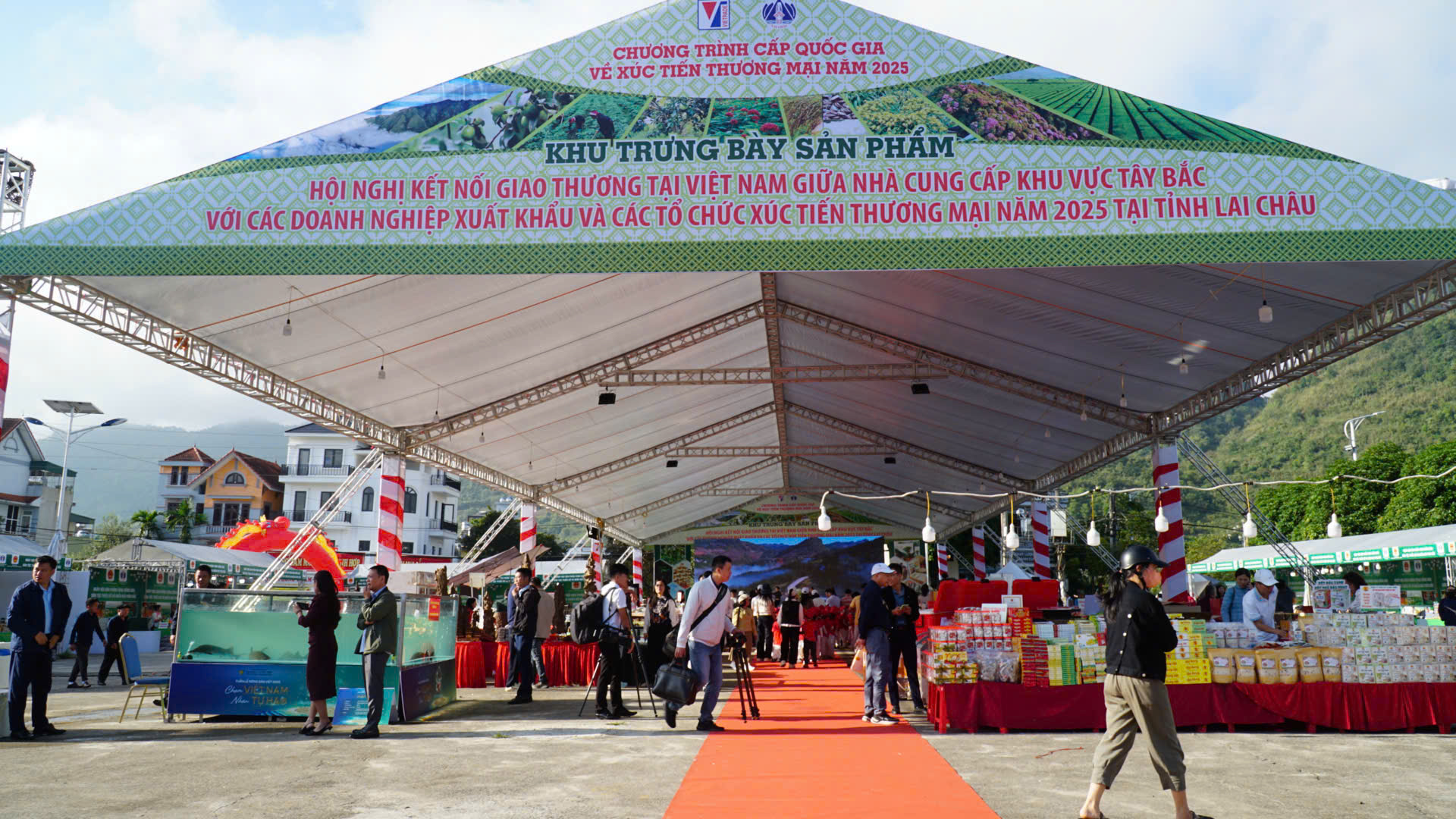 Ngày hội sản phẩm vùng đồng bào dân tộc thiểu số, miền núi phía Bắc và Hội nghị kết nối giao thương năm 2025