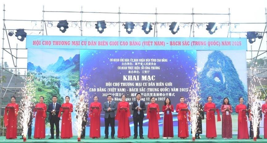 Hội chợ Thương mại cư dân biên giới Cao Bằng (Việt Nam) - Bách Sắc (Trung Quốc) năm 2025