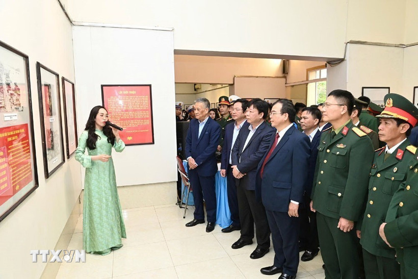 Triển lãm ảnh, tư liệu “Đảng Cộng sản Việt Nam qua các kỳ Đại hội”