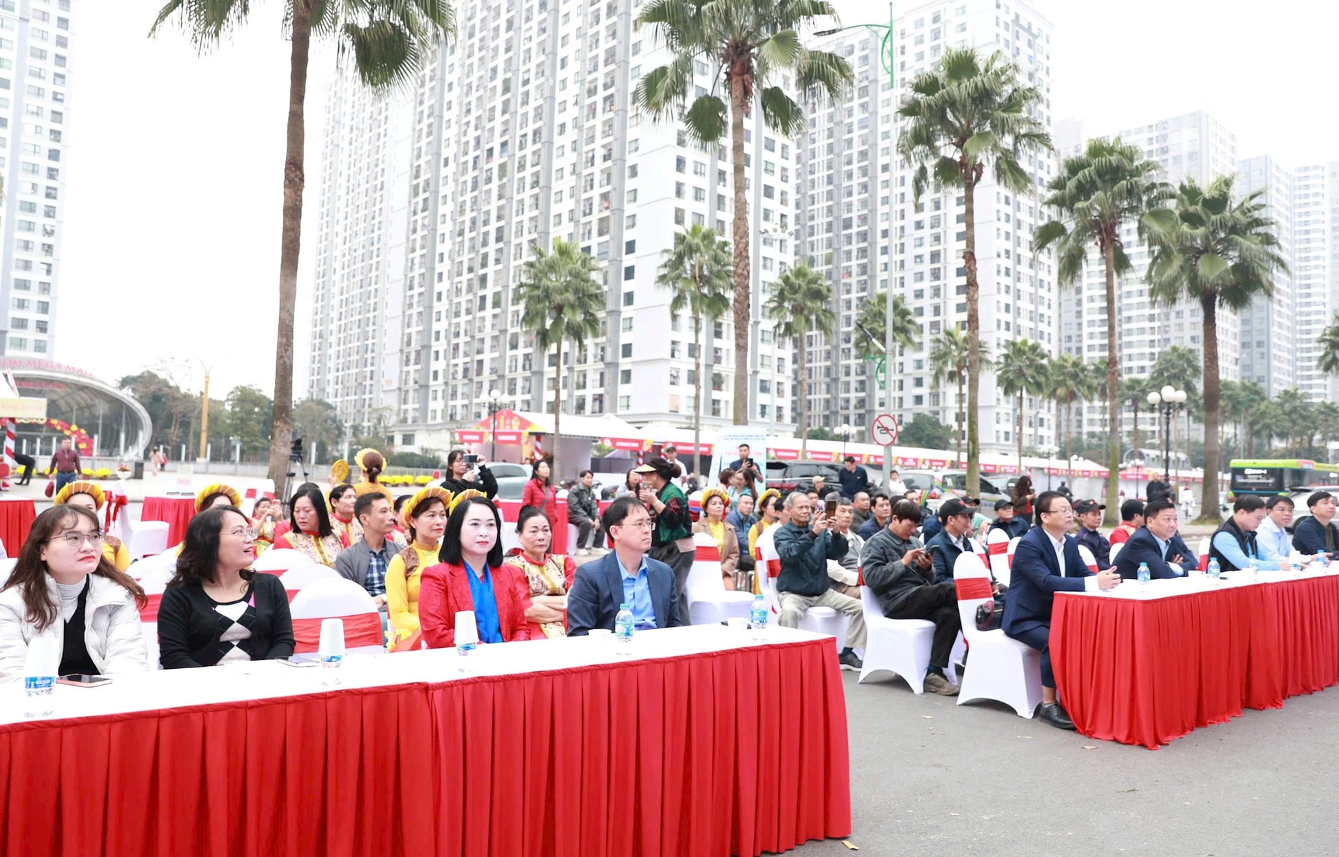 Hội chợ Xuân và Ngày hội văn hóa - thể thao phường Vĩnh Tuy