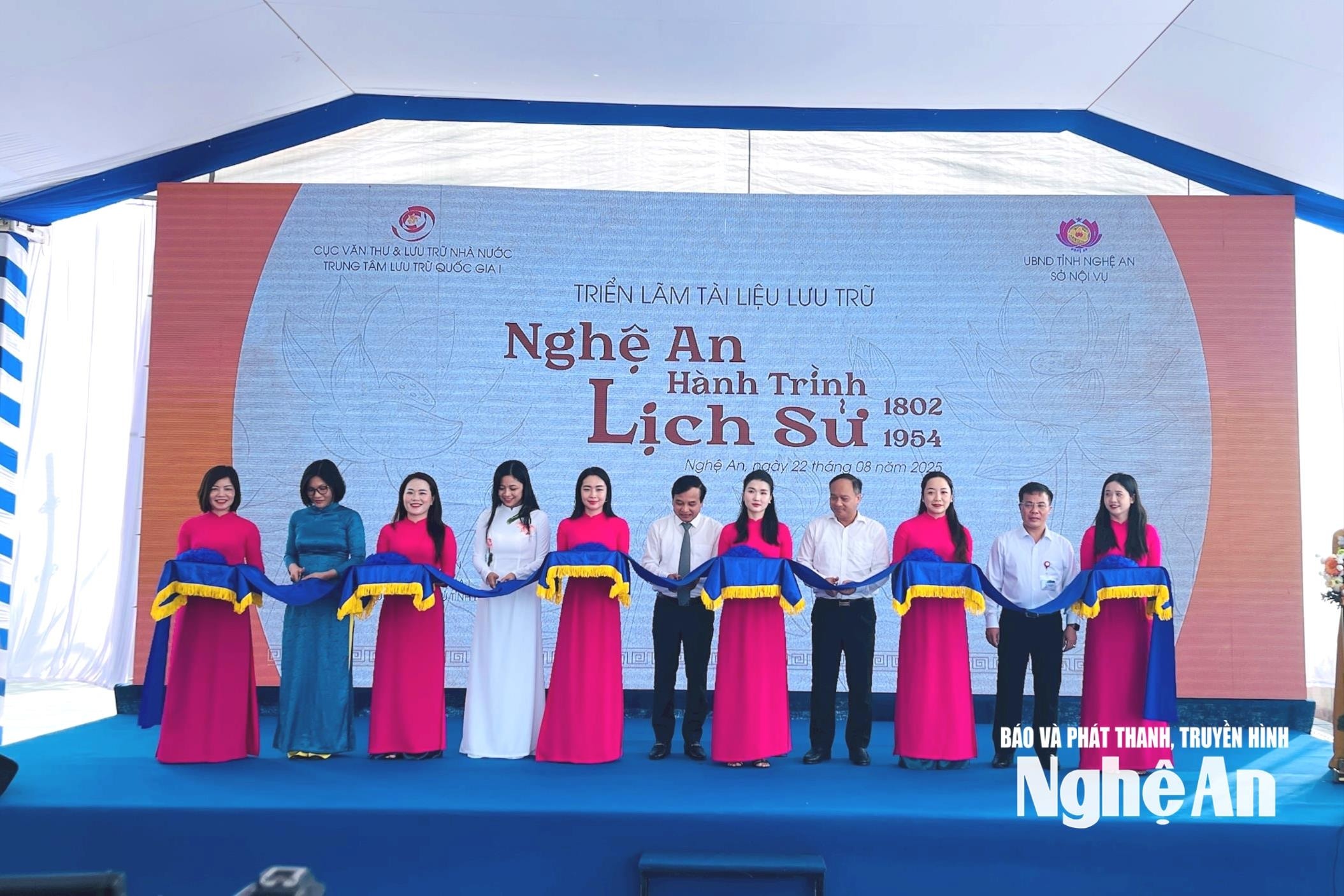 Triển lãm tài liệu lưu trữ “Nghệ An - Hành trình lịch sử 1802 - 1954”