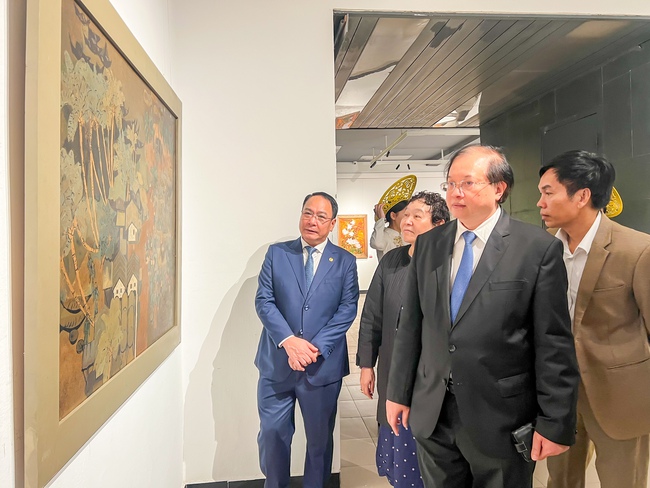 Triển lãm nghệ thuật sơn mài hướng tới chào mừng Đại hội Đảng toàn quốc lần thứ XIV