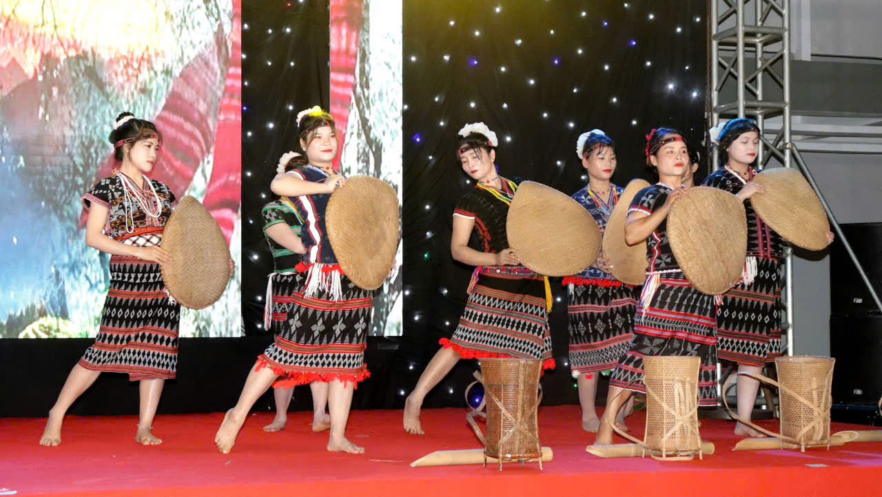 Chuỗi sự kiện văn hóa, thể thao và lễ hội mừng Đảng - đón Xuân Bính Ngọ