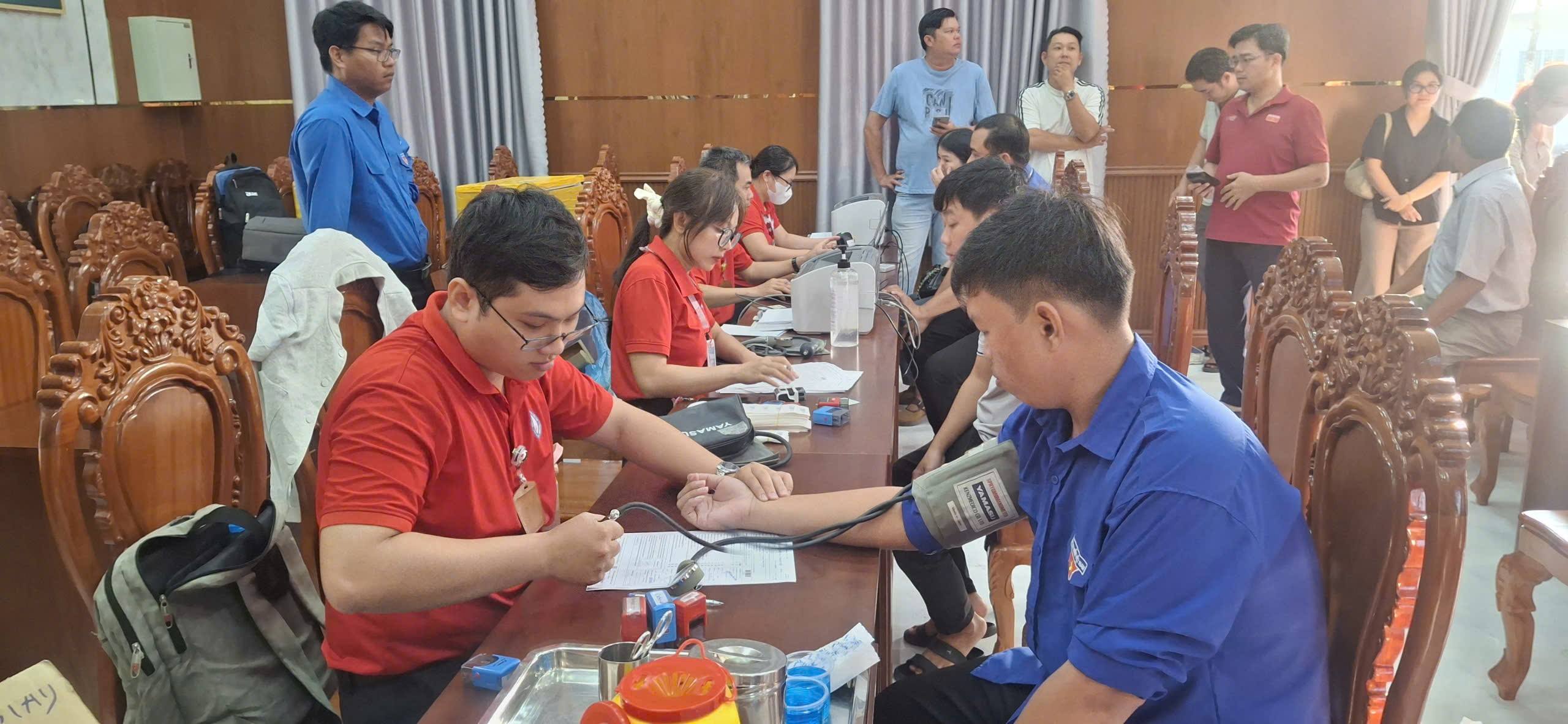 Ngày hội hiến máu tình nguyện dịp Tết và lễ hội Xuân Hồng năm 2026