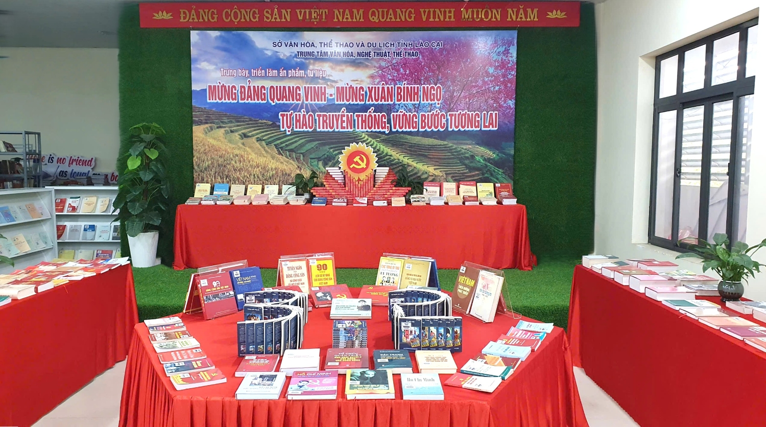 Trưng bày, triển lãm ấn phẩm, tư liệu mừng Đảng, mừng Xuân Bính Ngọ 2026