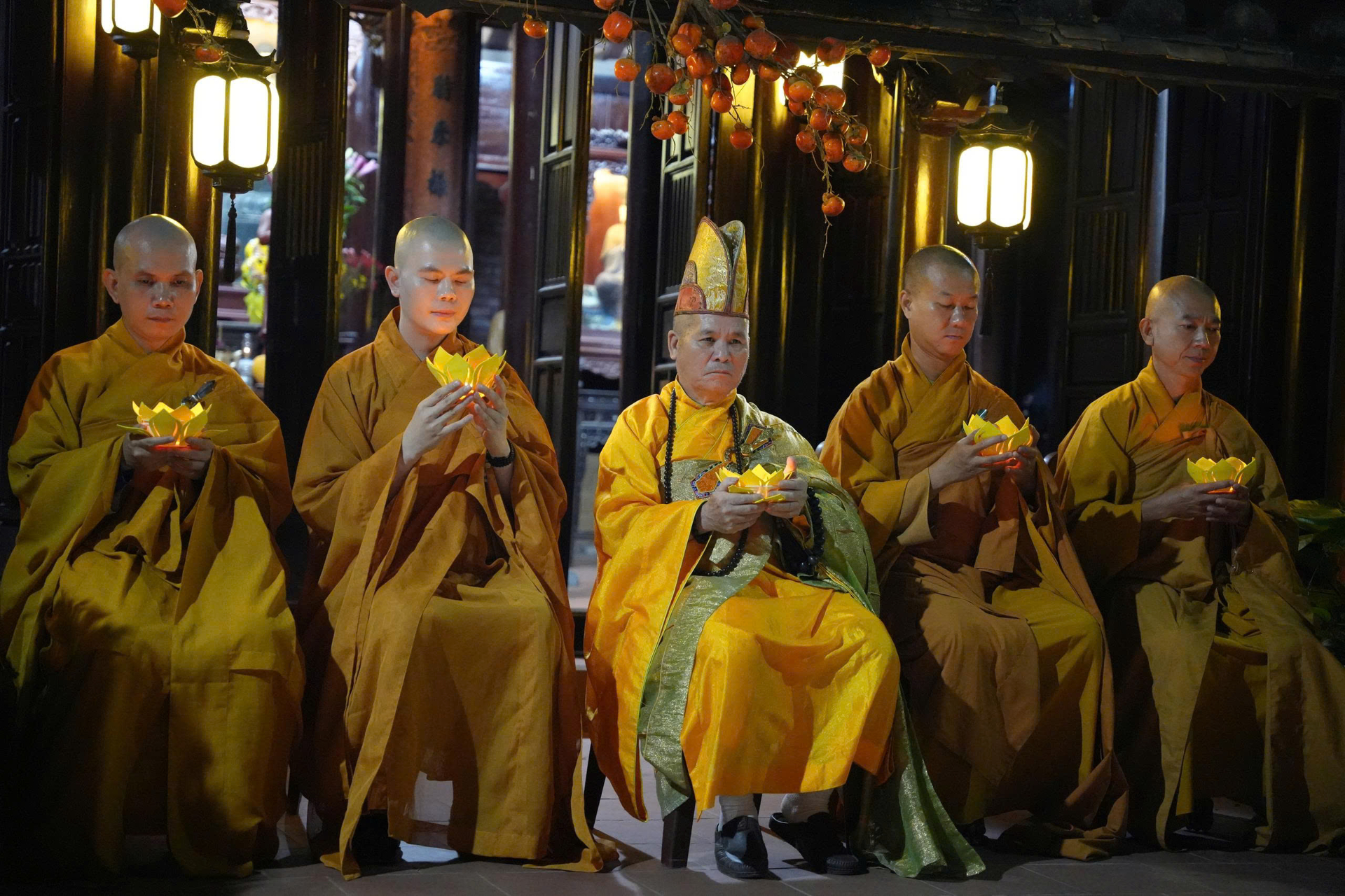 Đêm hoa đăng kính mừng Đại lễ Phật thành đạo